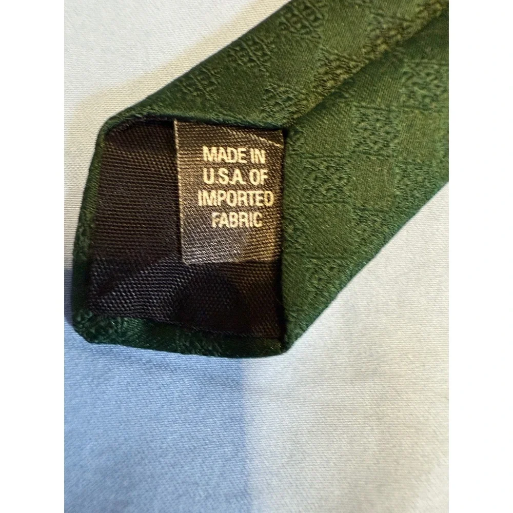 Hallmark Specialties Santa Reindeer‎ Fishing Christmas Holiday Tie Green